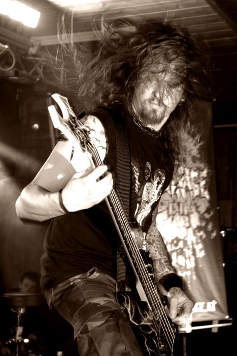 Ourtrage - Raise the Roof - © Dominik Riedel Fotorafie